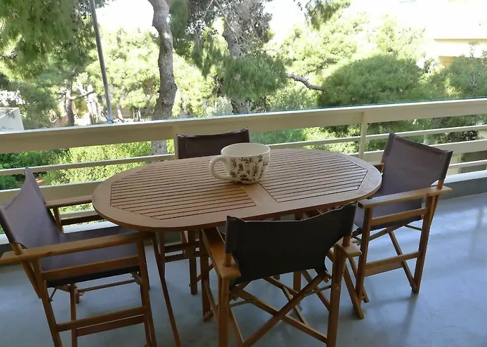 Deluxe Apartment In Vouliagmeni