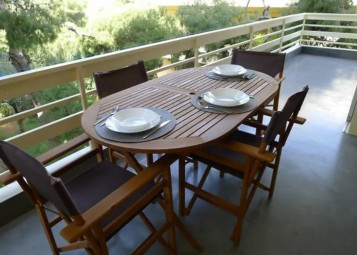 Deluxe Apartment In Vouliagmeni