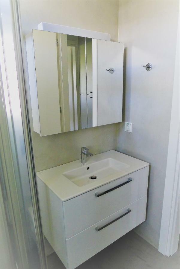 Deluxe In Vouliagmeni Apartment Athen