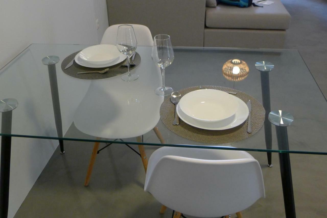Deluxe In Vouliagmeni Apartment